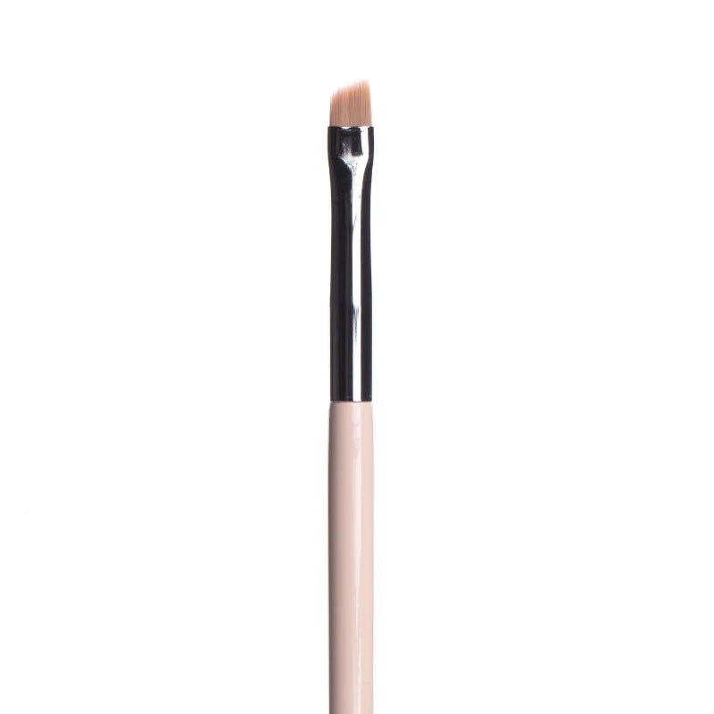 Inês Franco - 6. Pincel de Eyeliner Biselado