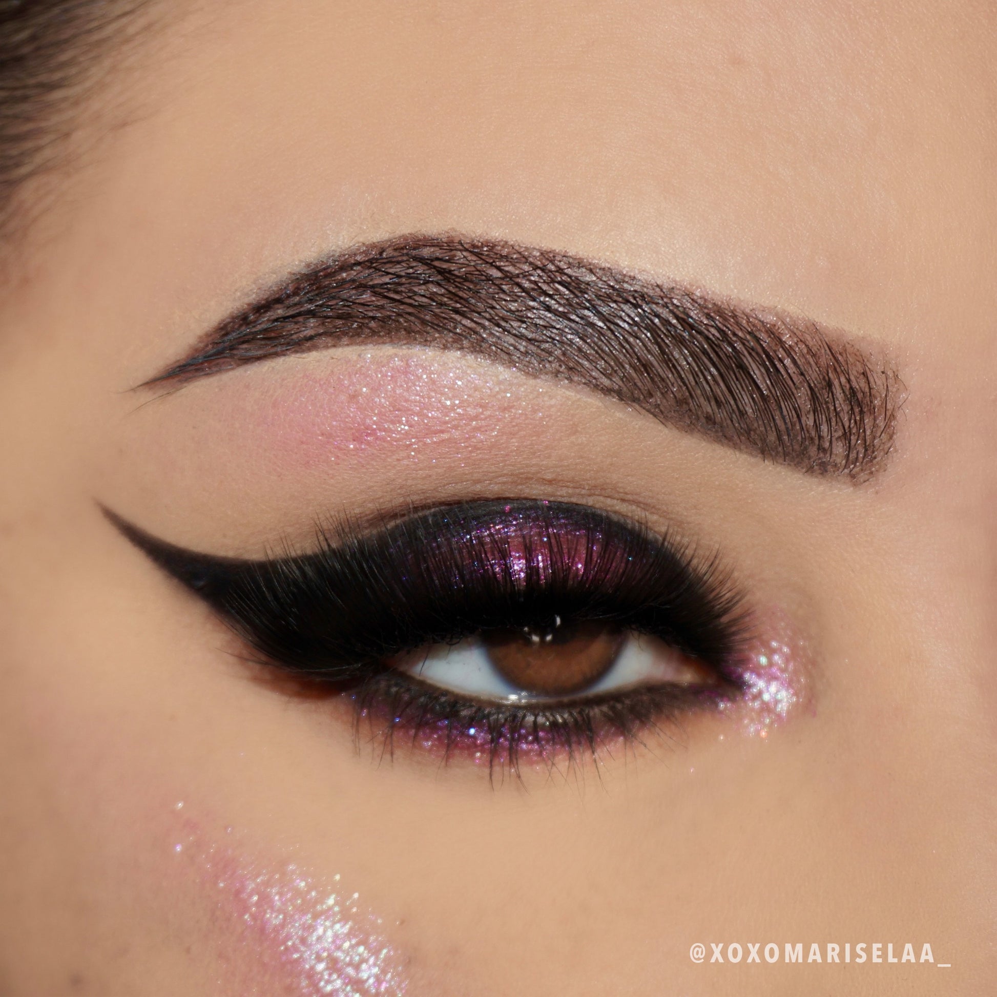 Moira Cosmetics - At Glance Stick Shadow