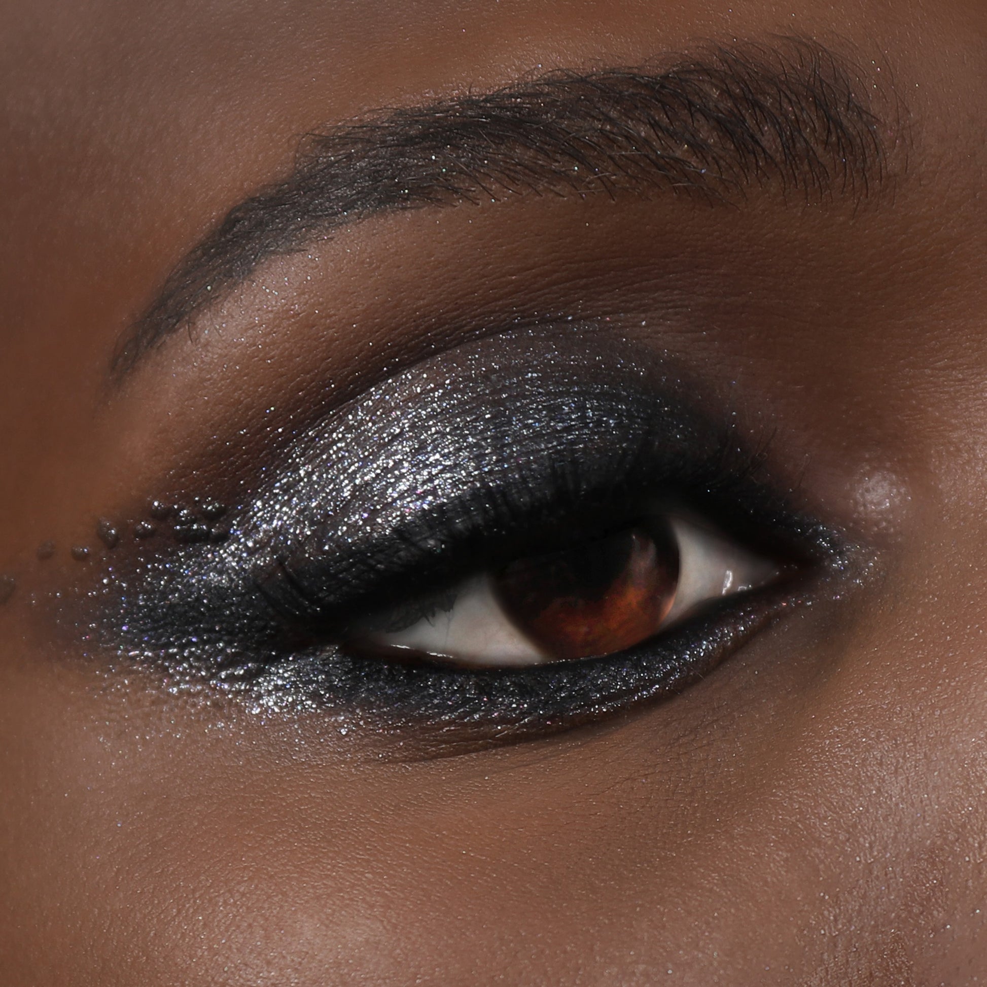 Moira Cosmetics - Chroma Light Shadow